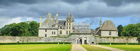 Historische Immobilien zum Verkauf: Schloss Baden